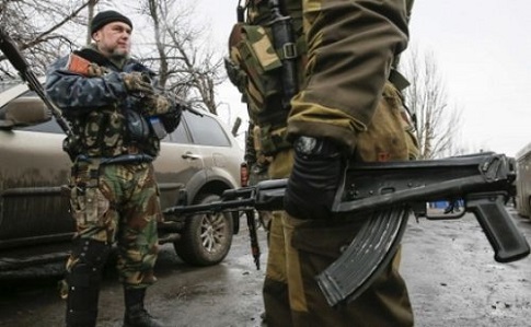 Бойовики зосередили обстріли біля Горлівки і Донецька, застосували заборонену зброю