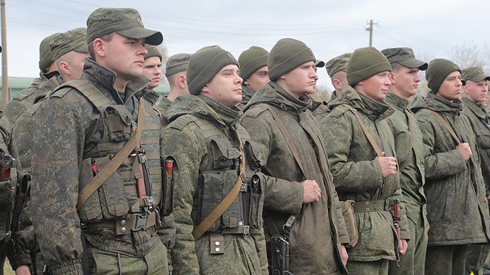 Глава Совбеза Беларуси заявляет, что мобилизация не планируется, но в армию зовет