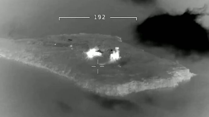 Захисники показали, як знищують окупантів на острові Зміїний – відео