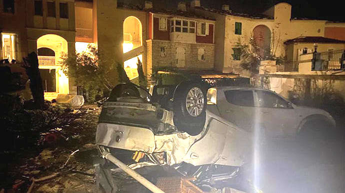 Торнадо в турецькому Ізмірі: пошкоджені будинки, авто і човни, 16 постраждалих