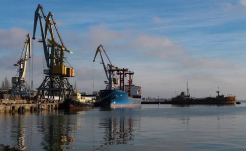 Россия частично разблокировала порты в Азовском море – Омелян