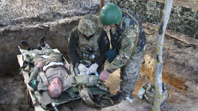 Medical forces clarify statement about 100% provision of fighters with tactical medicine: volunteers also help
