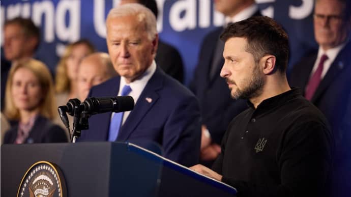 Biden apologises for gaffe at Ukrainian event but again refers to Zelenskyy as Putin