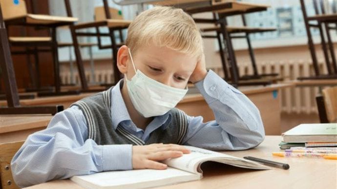 В Україні 2 477 нових випадків COVID, зростає захворюваність серед дітей