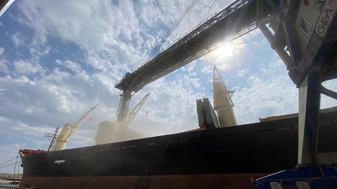 Еще 6 кораблей получили разрешение на вывоз зерна из портов Украины