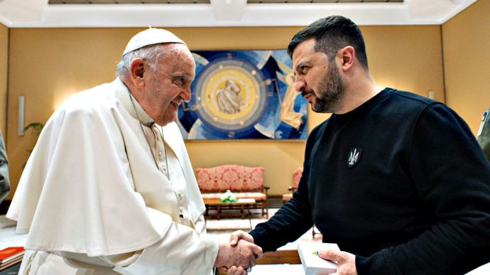 Zelenskyy and the Pope talked for 40 minutes and exchanged gifts