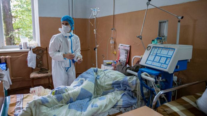 В Киеве за сутки от COVID умерли 27 больных