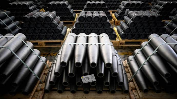 Czechia finds 200,000 more artillery shells for Ukraine