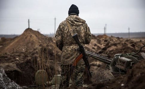 На Донбассе снова потери: один погибший и раненый