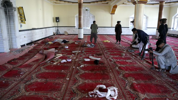 12 верующих погибли в результате взрыва в мечети в Кабуле