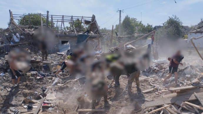 Woman killed by airstrike in Kherson Oblast, another person injured 