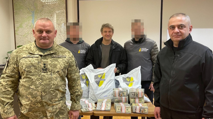 Мільйонний хабар НАБУ і САП за Злочевського передали українській армії