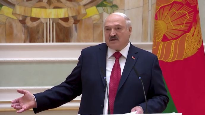 Лукашенко обізвав Зеленського гнидою і заявив, що виклик кинуто 
