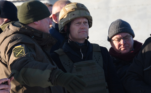 Главі МЗС Данії на Донбасі показали КПВВ і розповіли, як бойовики порушують Мінськ 