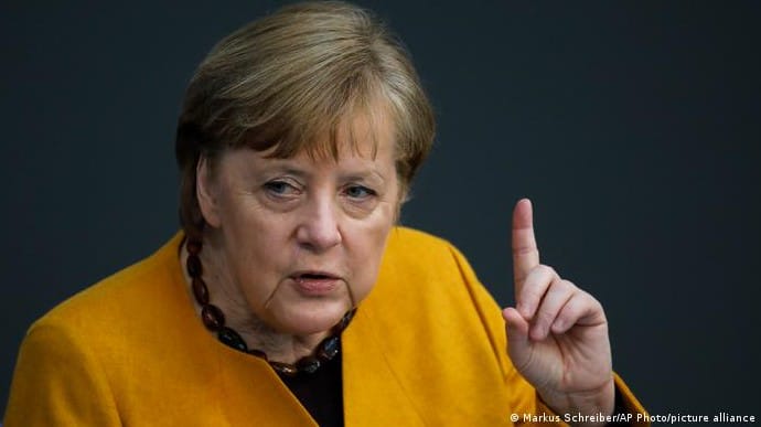 Меркель продолжает настаивать на необходимости переговоров ЕС с Россией