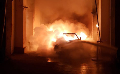 В Киеве сожгли машину невестки Гонтаревой 