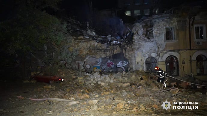 Ракетний удар по Одесі: є загиблий, багато постраждалих, серед яких 4 дітей