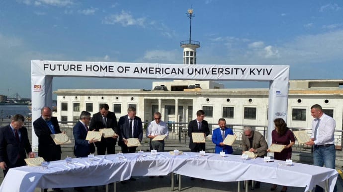 В здании киевского речвокзала появится американский университет