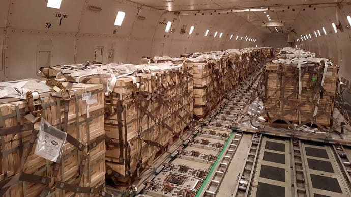 В Украину из США прибыло 84 тонны патронов разного калибра – Резников