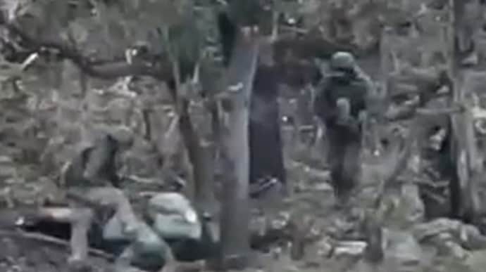 Russians execute two Ukrainian POWs near Selydove, Donetsk Oblast