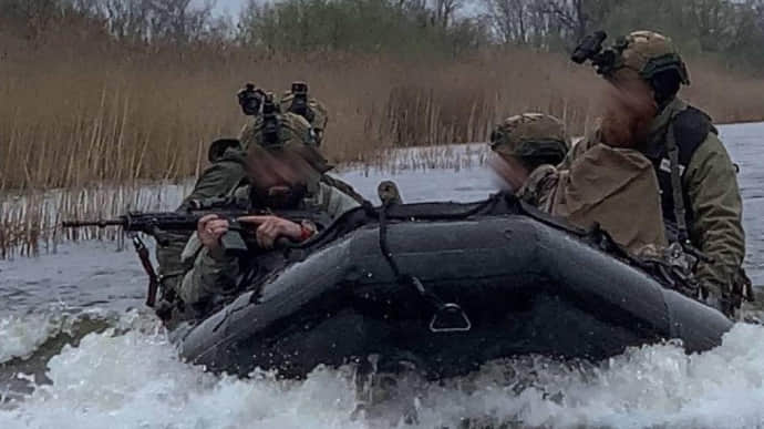 SOF fighters successfully ambush Russian troops on Dnipro river