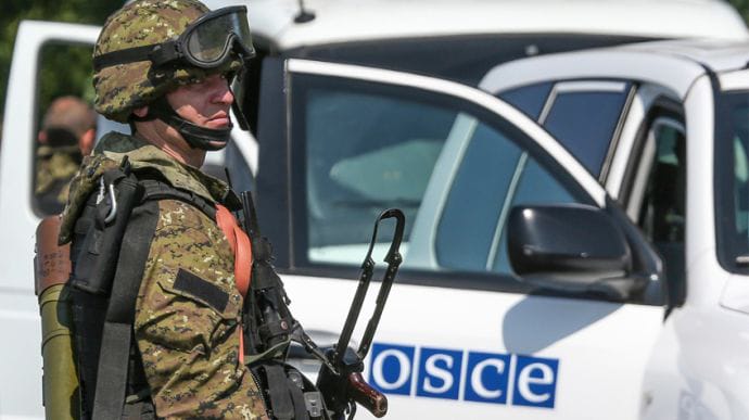Місія ОБСЄ за вихідні зафіксувала на Донбасі 741 порушення тиші