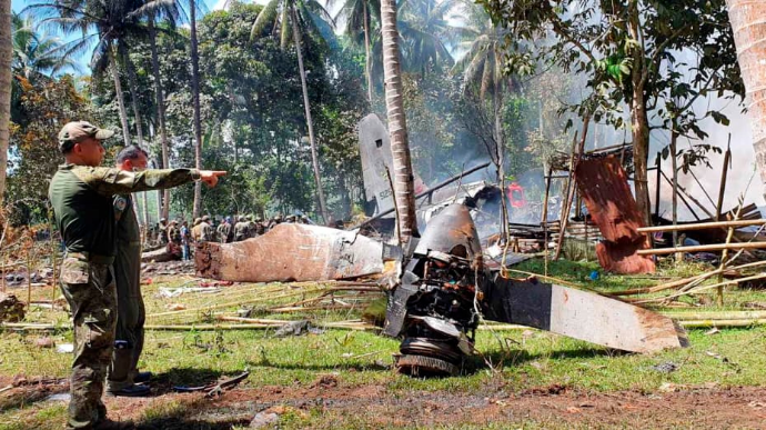 Филиппины вытащили черный ящик из военного самолета, потерпевшего крушение