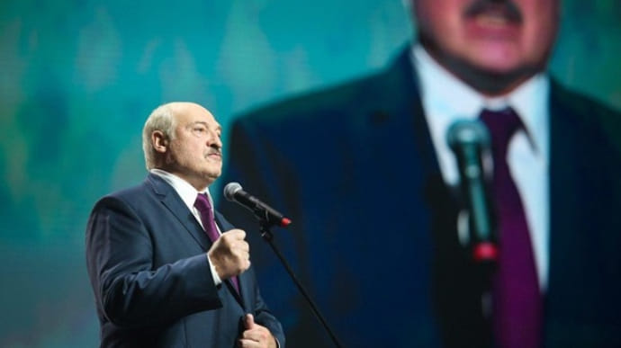СМИ посчитали, сколько раз за 26 лет Лукашенко заявлял, что не держится за власть