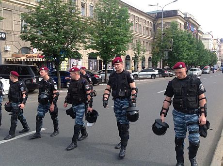 Беркут вартував марш у Донецьку