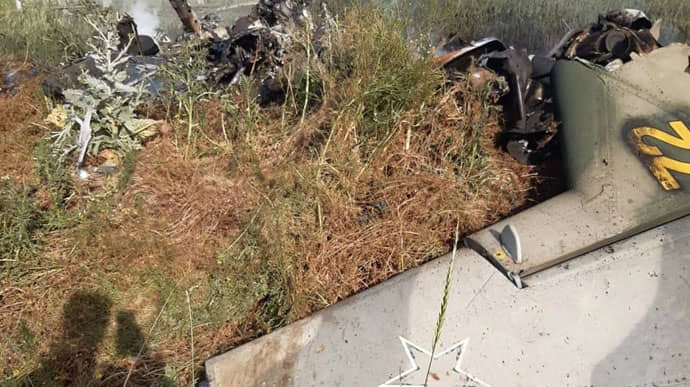 Российские паблики показали якобы сбитый Вагнером российский вертолет 