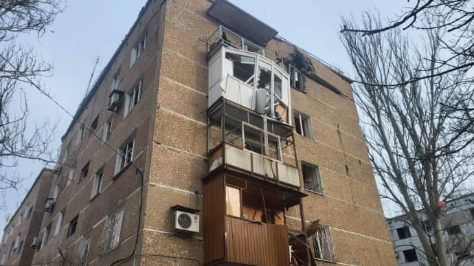 Россияне ударили по Курахово: 16 раненых, повреждены 15 многоэтажек