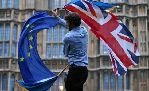 Парламент Британии отложил голосование за соглашение о Brexit до следующей недели