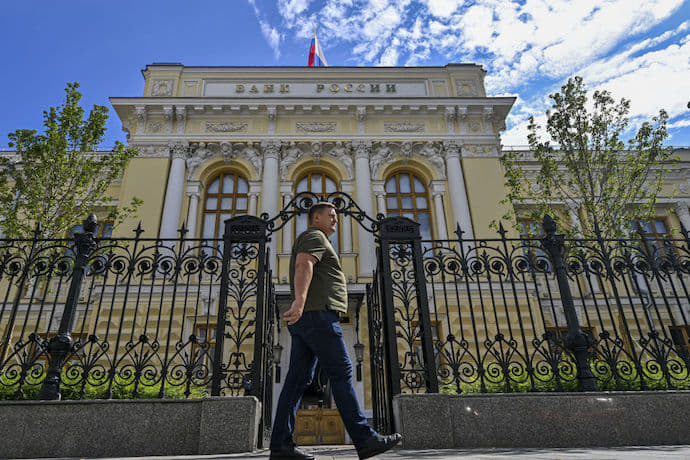 Russia needs months to return to low interest rates