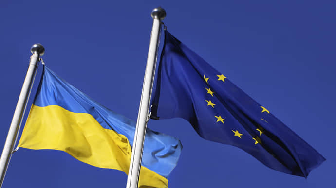 Visa-free travel with EU: Kyiv advised to strengthen fight against corruption and arms smuggling
