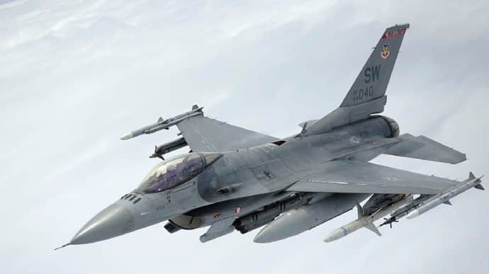 Літаки F-16 будуть, щойно завершаться навчання пілотів – глава МЗС