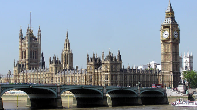 В Британии созывают парламент с каникул из-за ситуации в Афганистане
