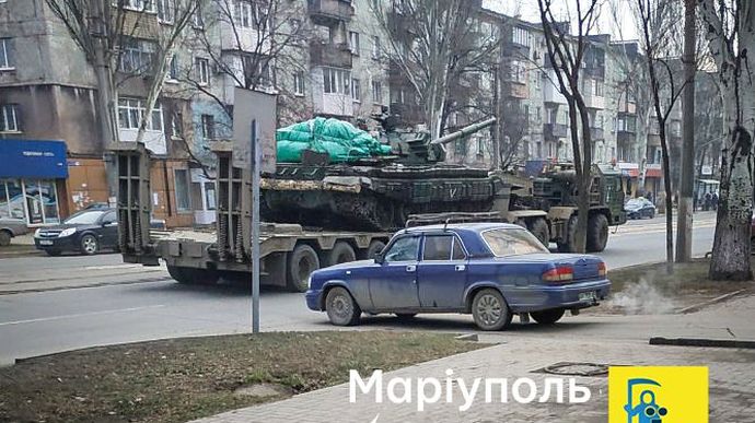 Movement of manpower, tanks and equipment spotted in Mariupol