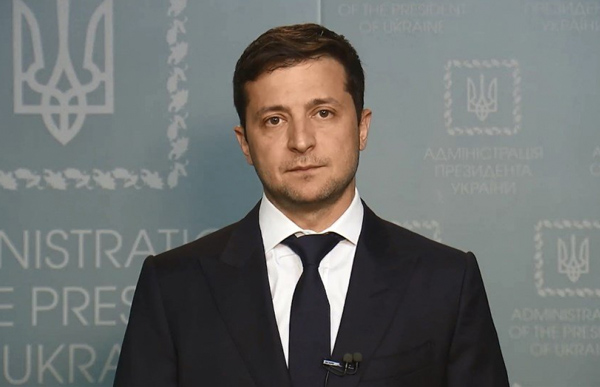Зеленский пригрозил увольнением главам ОГА, которые придерживают надбавки врачей