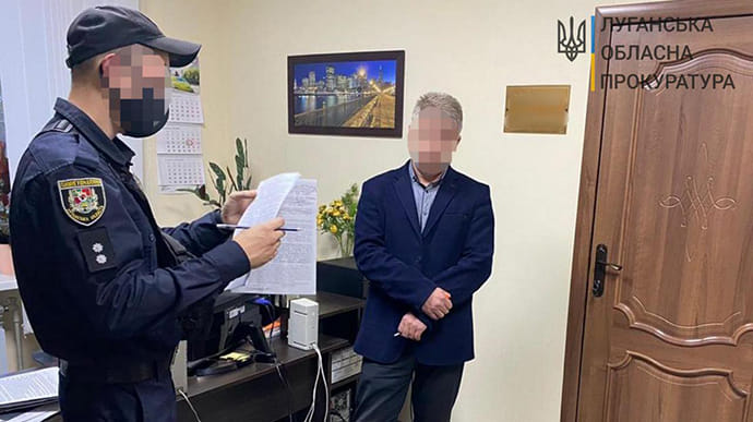 Первого заместителя мэра в Луганской области поймали на взятке