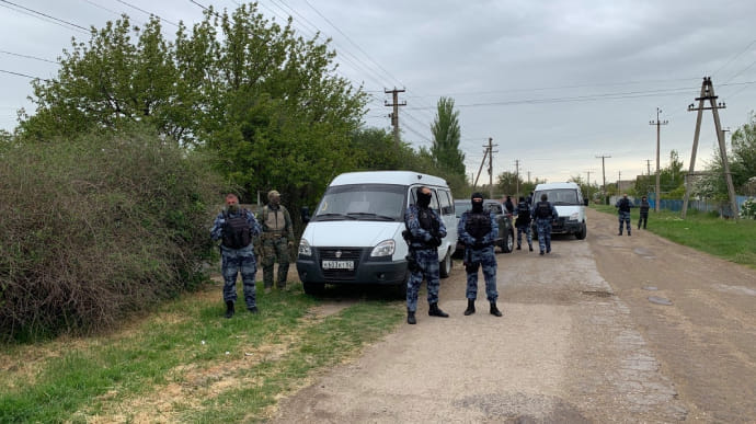 Силовики ФСБ вбили людину під час обшуків у Криму