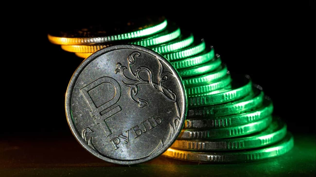 Russia sees record rise in shadow capital outflows in first quarter of 2025