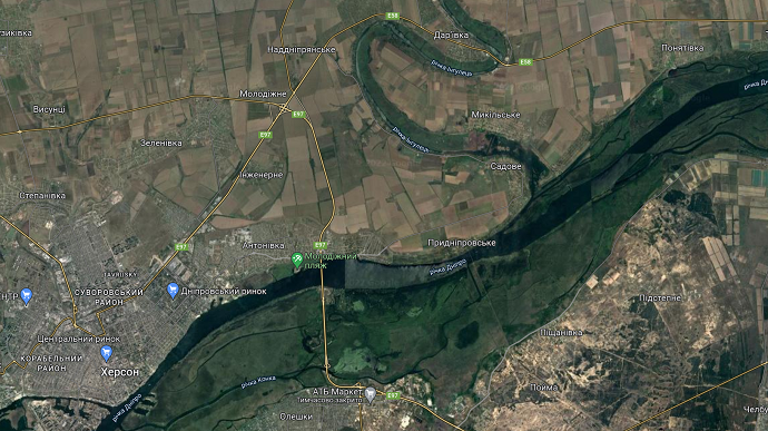 Ukrainian Armed Forces hit Kakhovka bridge, preventing Russian forces from building new crossing