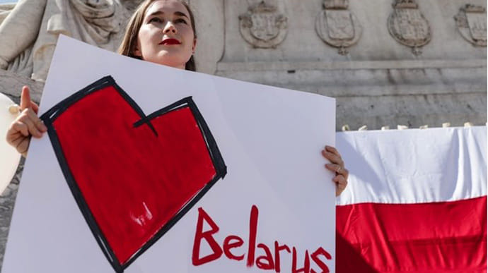 Найбільші ЗМІ Польщі закликали допомогти білорусам, які втікають від режиму Лукашенка
