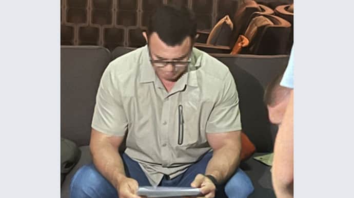 ГБР: Тищенко во время вручения подозрения разбил свой телефон, но информацию достать можно