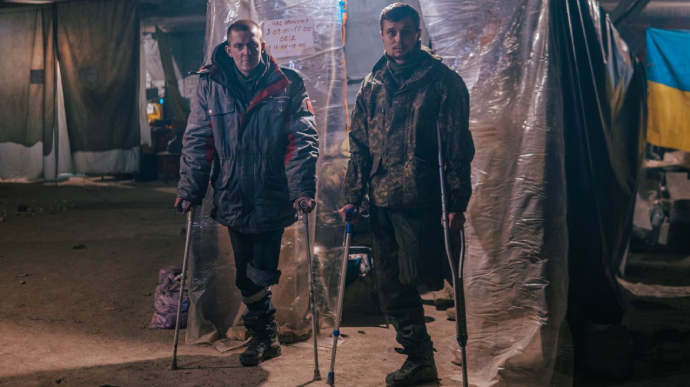 Азов показал раненых бойцов в подземельях Азовстали