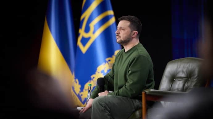 Zelenskyy holds meeting of Supreme Commander-in-Chief's staff, says Ukraine builds 2000 kilometres of fortifications in three lines