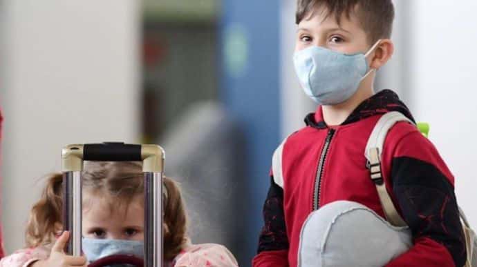 В Киеве коронавирус подхватили почти полтысячи детей, младшему было несколько дней