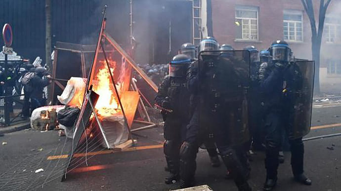 Во Франции новая волна протестов из-за закона о защите полиции