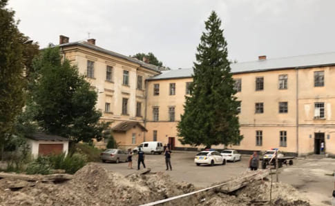 У львівській психлікарні пацієнт захопив 76 заручників: є постраждалі
