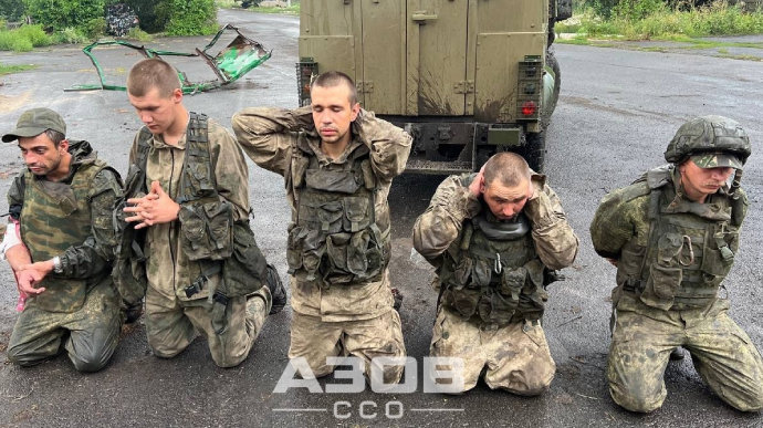 A drug addict, an officer and a “descendant of the Cossacks”: Azov presents their latest Russian captives
